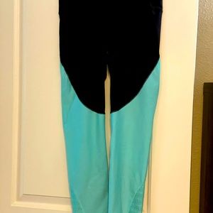 Under Armour crop leggings